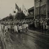 미군도착을 환영하는 한국군 행진 [사진] [건] (1945-09-16)